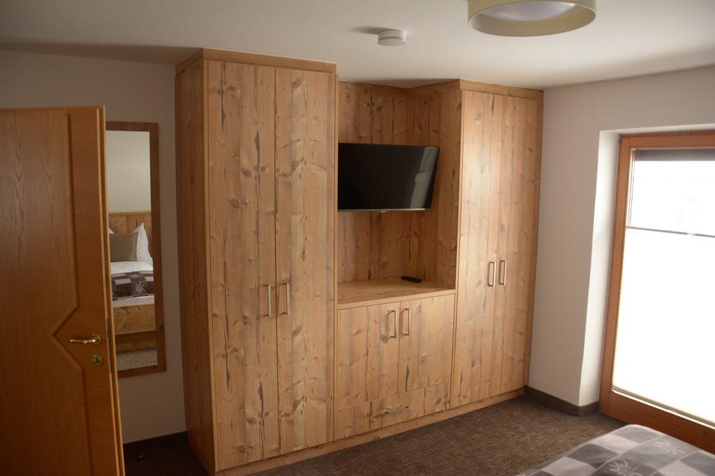 Senner Appartements Umhausen Habitación foto